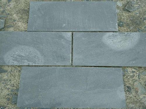 حجر الأردواز الفضي