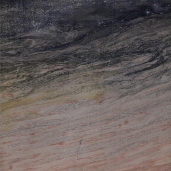 لوح رخام فريد من نوعه للمبنى التجاري